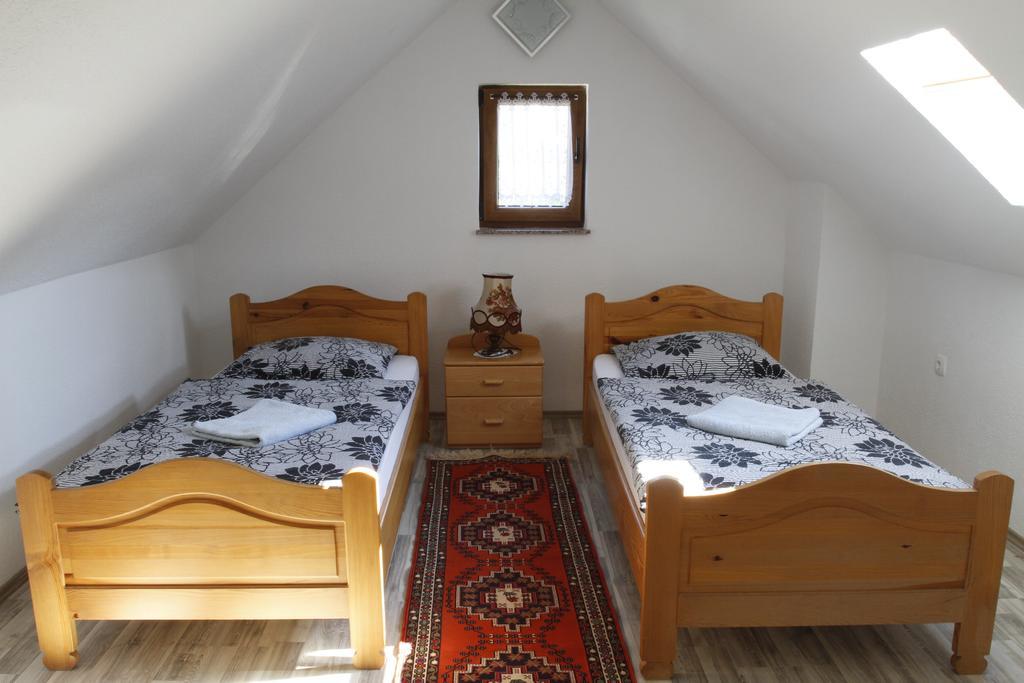 House Drakulic Hotel Korenica Luaran gambar